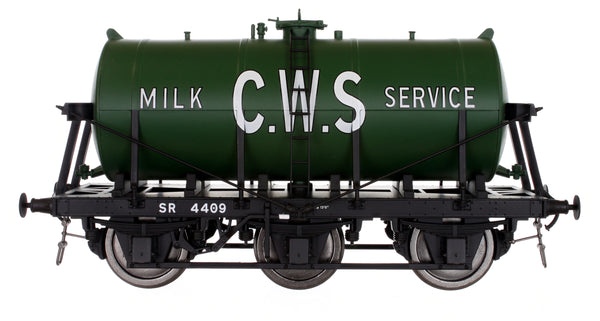 7F-031-008 O Gauge 6 Wheel Milk Tanker CWS Green 4409– Dapol