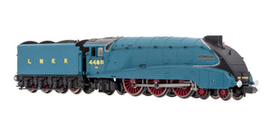 2S-008-016 A4 Mallard 4468 BR Garter Blue + 4 Teak Coaches