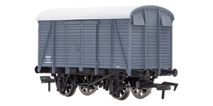 4F-021-037 OO Gauge Box Van GWR 144860